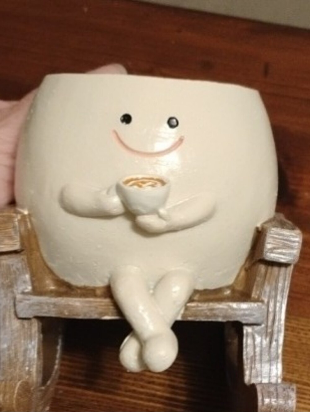 5/$20 New Cute Cream Rocking Chair  Planter With Smily Face And Coffee Accent - Picture 7 of 8